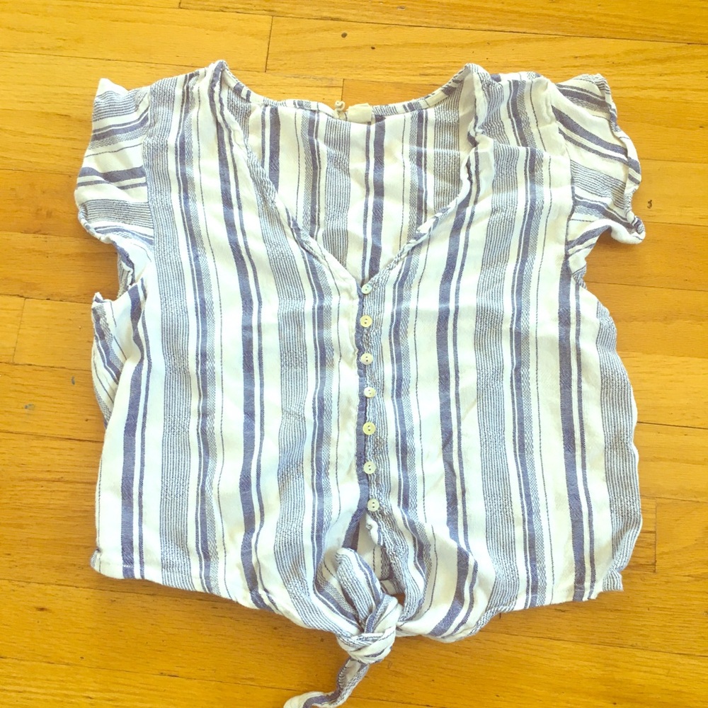 White and blue striped semi-cropped top